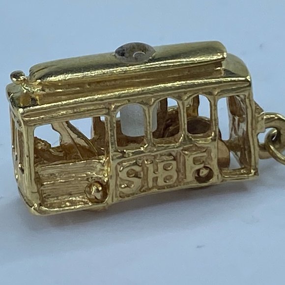 14K yellow gold San Francisco Cable car charm 3.4gm JR6519